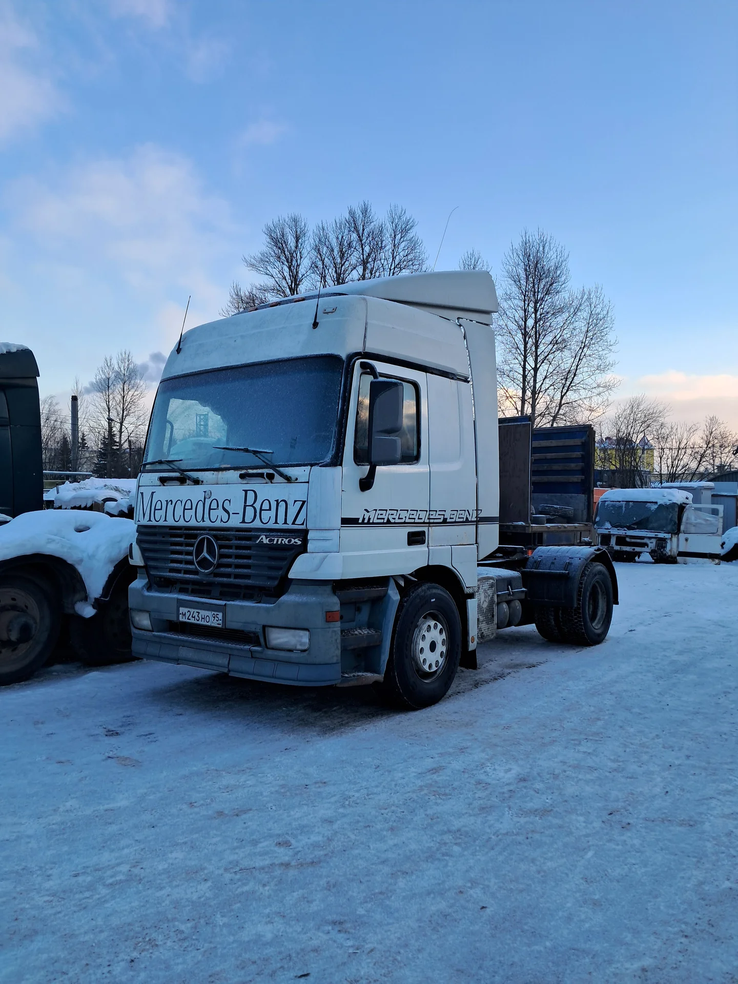 Разбор Мерседес Actros MP1 - миниатюра 2