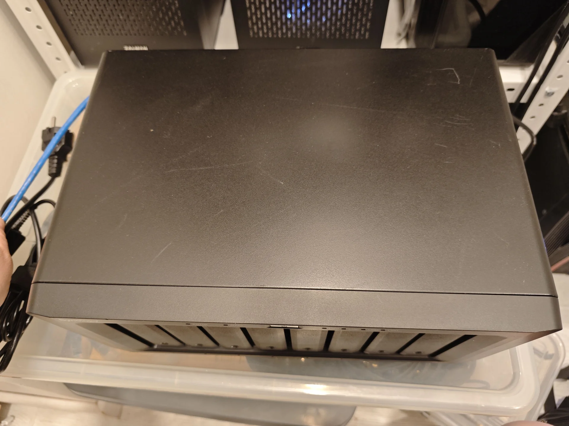 Сетевое хранилище nas synology DS1819+ с дисками - миниатюра 3