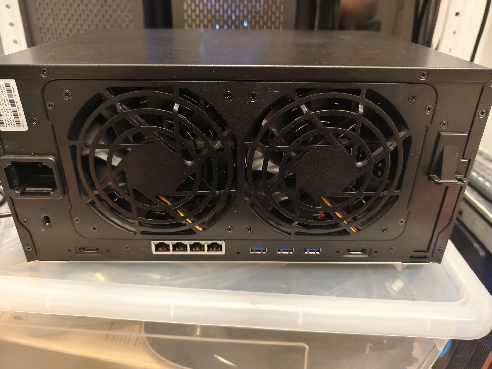 Сетевое хранилище nas synology DS1819+ с дисками - миниатюра 4