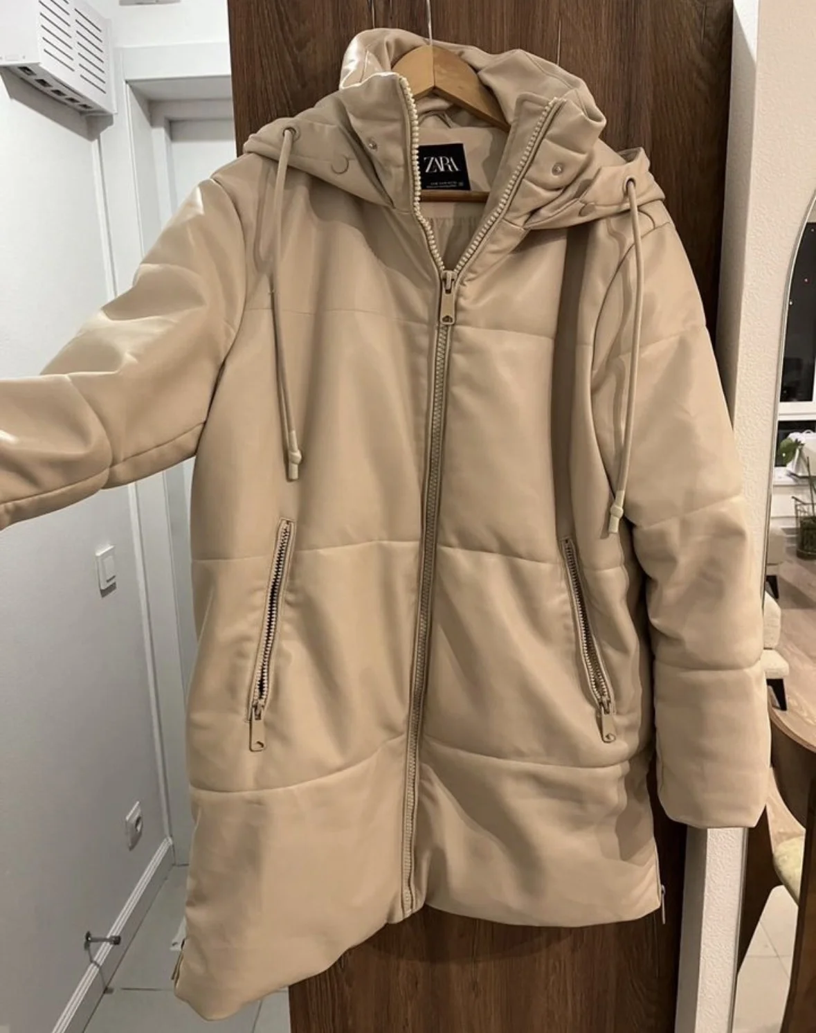 Зимняя женская куртка Zara - изображение 1