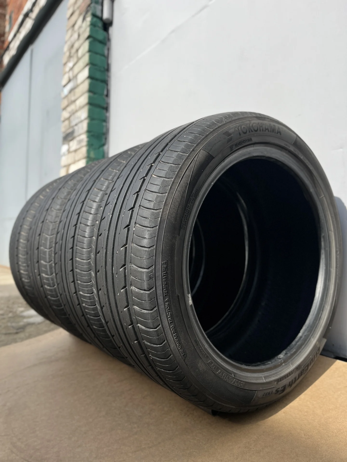 Yokohama Bluearth ES32 235/45/17