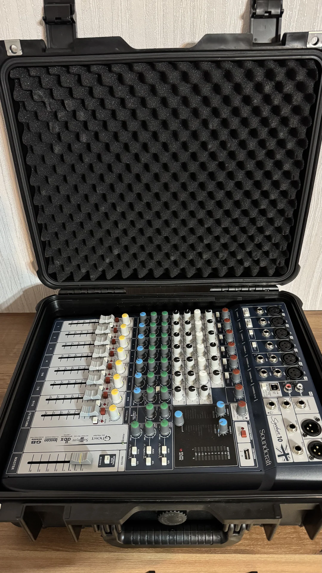 Микшерный пульт Sounbcraft Signature 10 - миниатюра 2