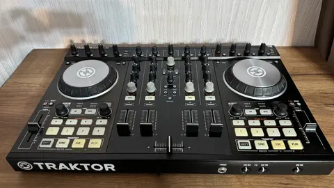 Миди контроллер Traktor Control S4 mk2