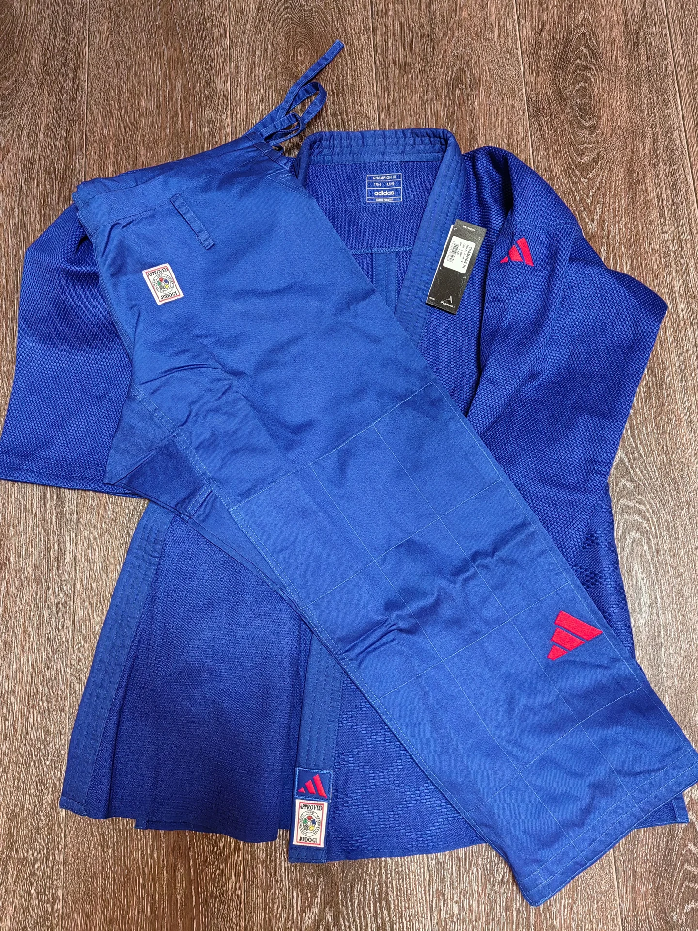 Кимоно для дзюдо Adidas Champion 3 IJF RED - миниатюра 9
