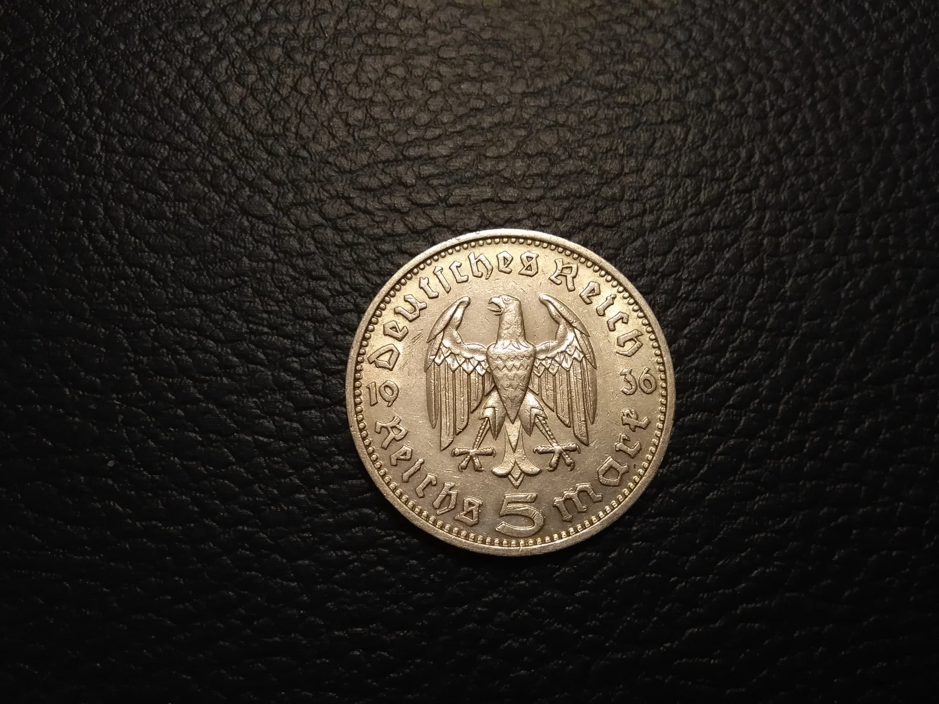 5 марок Германия 1936 год. Серебро 900°. Вес 13,88 грамм.Двор D - миниатюра 4