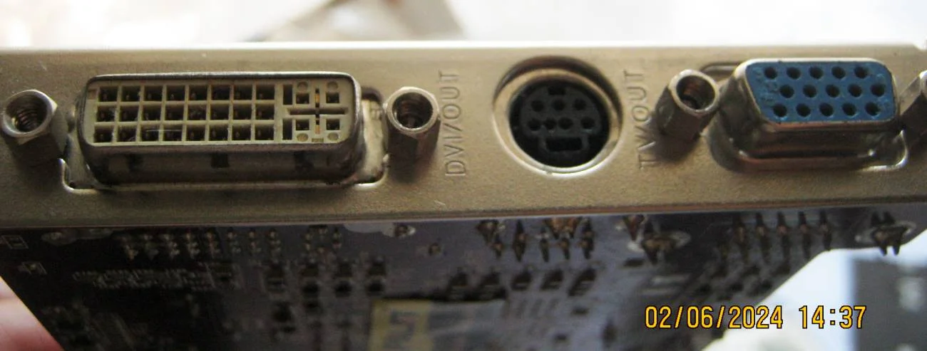 Видеокарта Palit GeF FX 5200 64mb - миниатюра 3