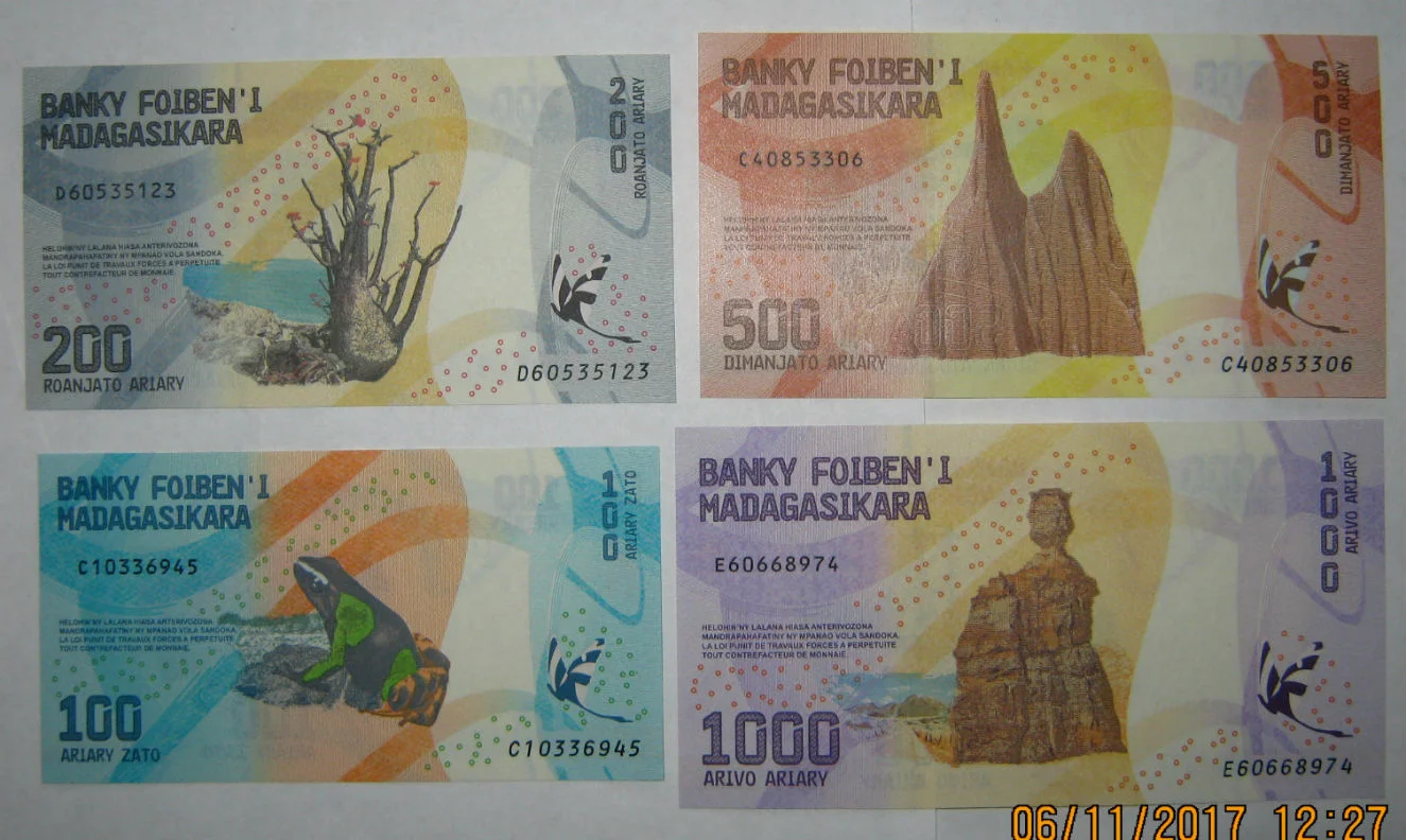 Мадагаскар 100/200/500/1000 ариари комплект UNC/пресс - миниатюра 2