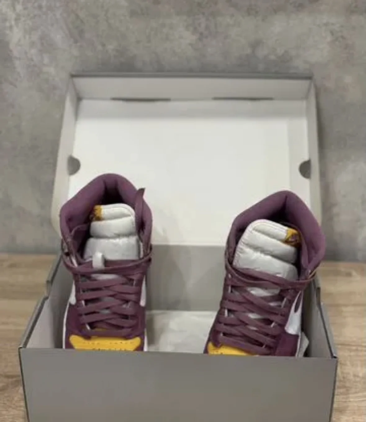 Кроссовки Jordan Air Jordan 1 Retro Hi OG - миниатюра 4