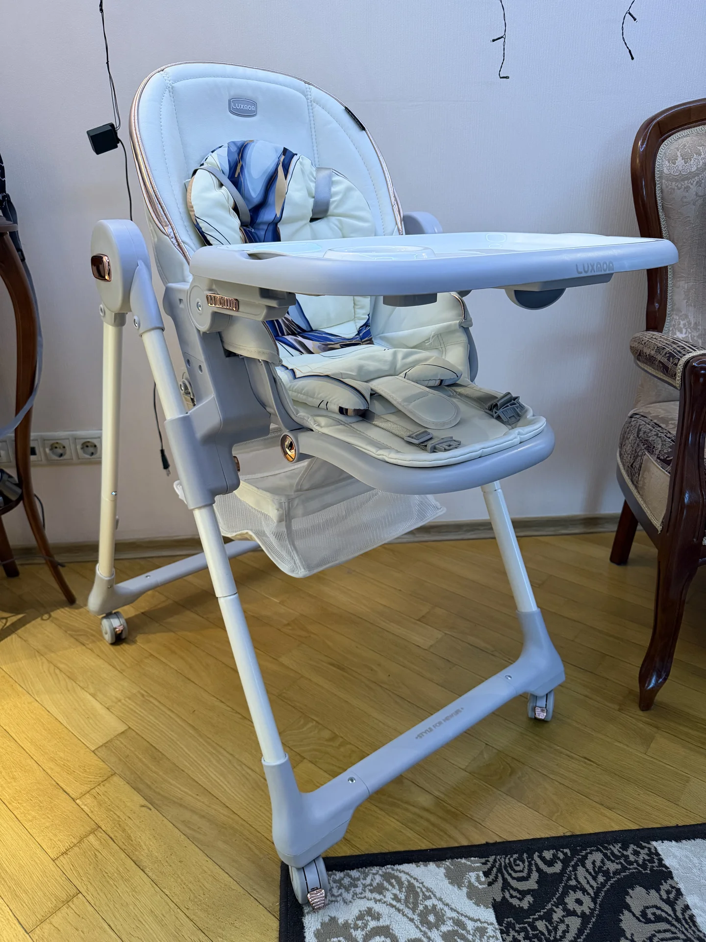 Стульчик для кормления Luxmom