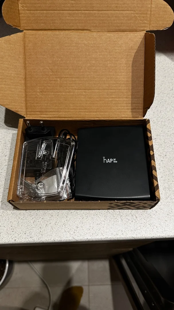 Роутер MikroTik hAP ac lite tc 2,4 и 5 ггц wi-fi