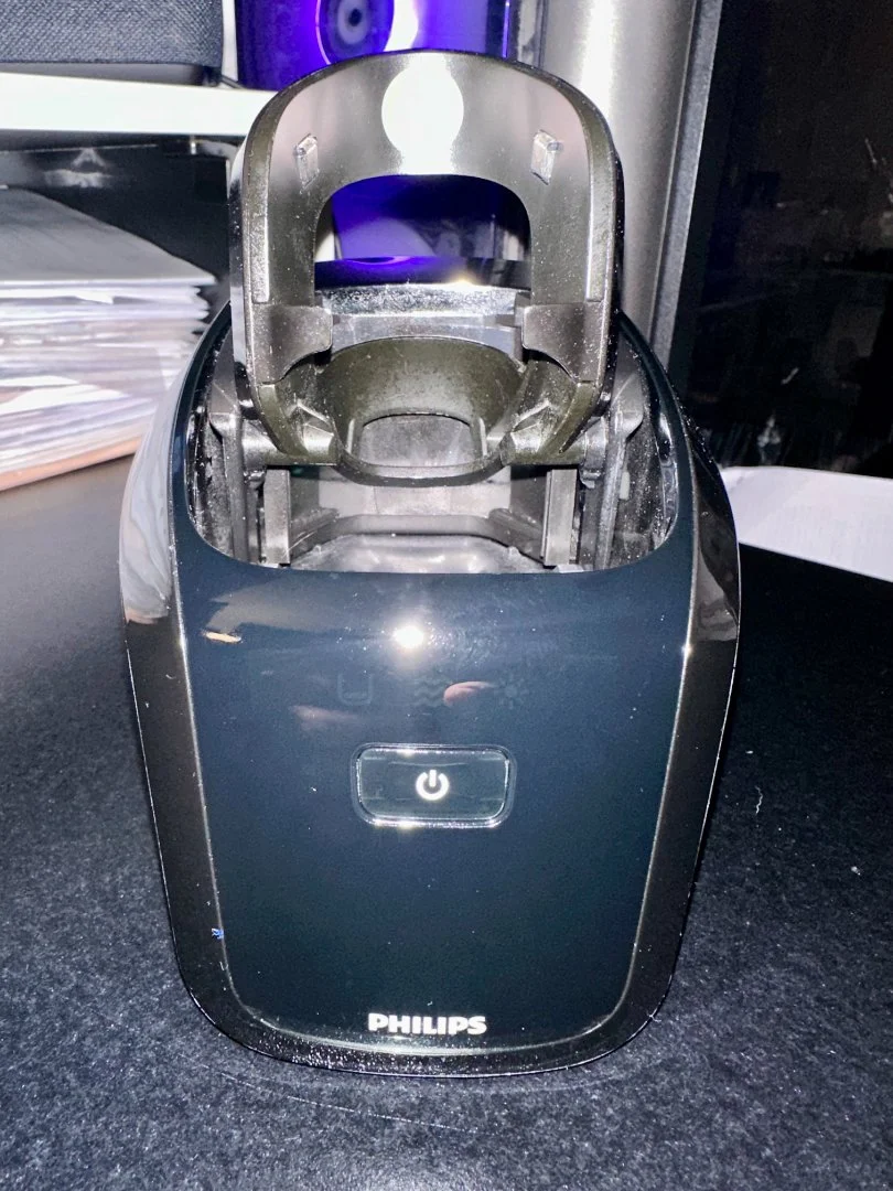 Станция автоматической очистки и зарядки Philips JetClean RQ1007 для бритвы серии RQ12XX