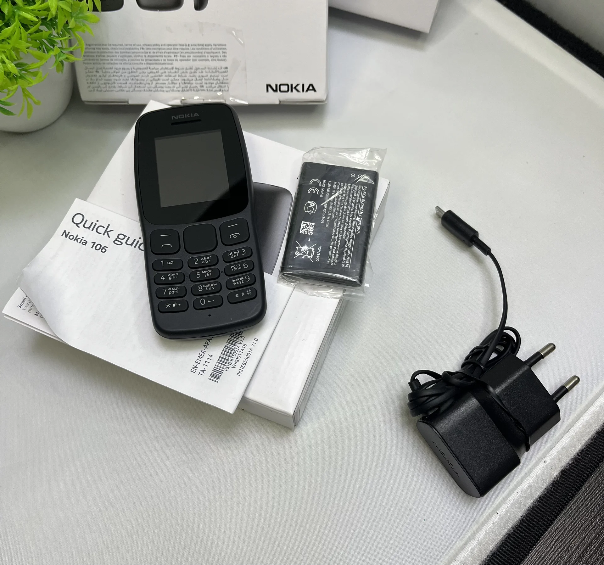 Мобильный кнопочный телефон Nokia 106 - миниатюра 3