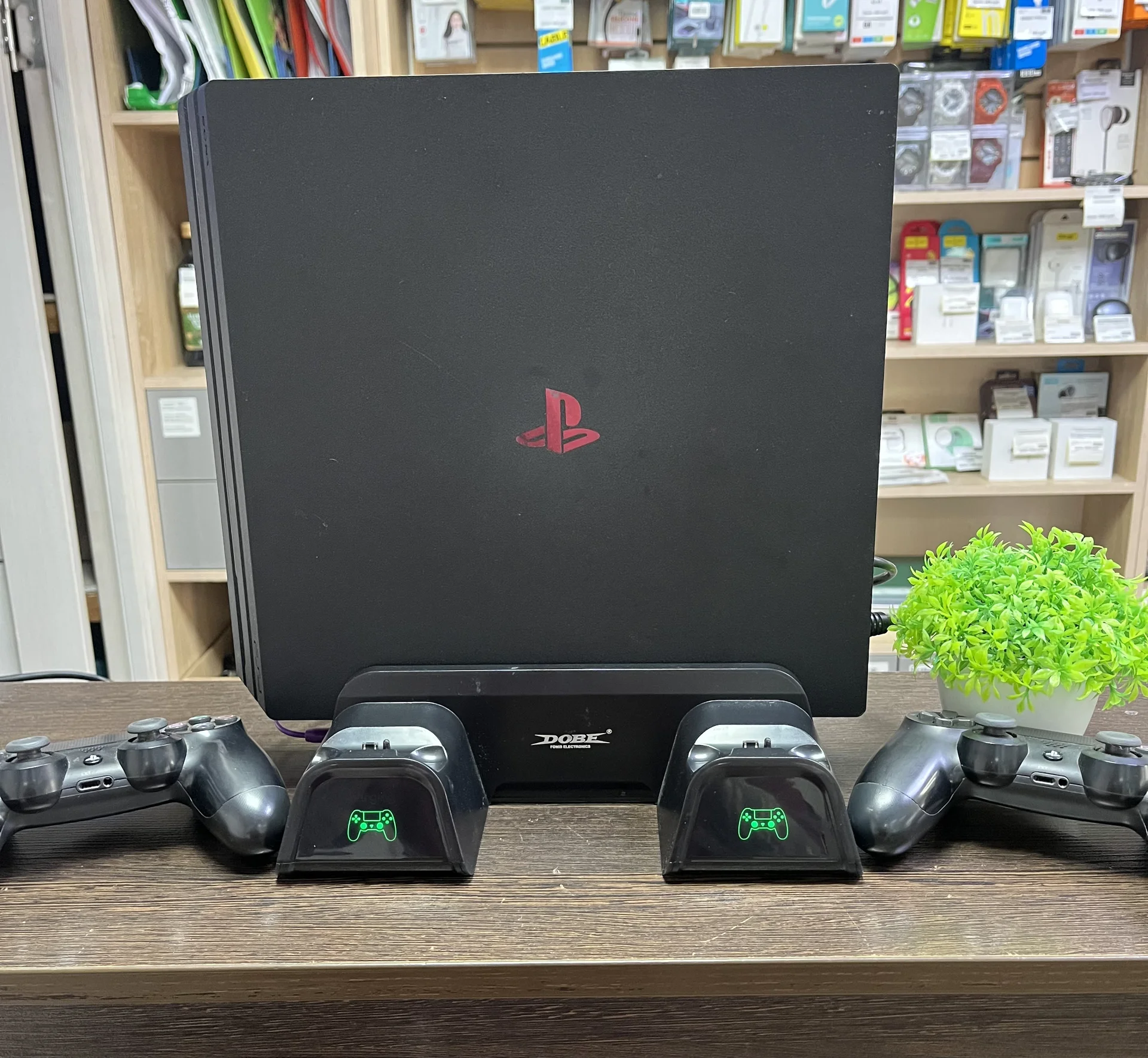 Игровая приставка Sony PlayStation 4 Pro 1 TB - миниатюра 4