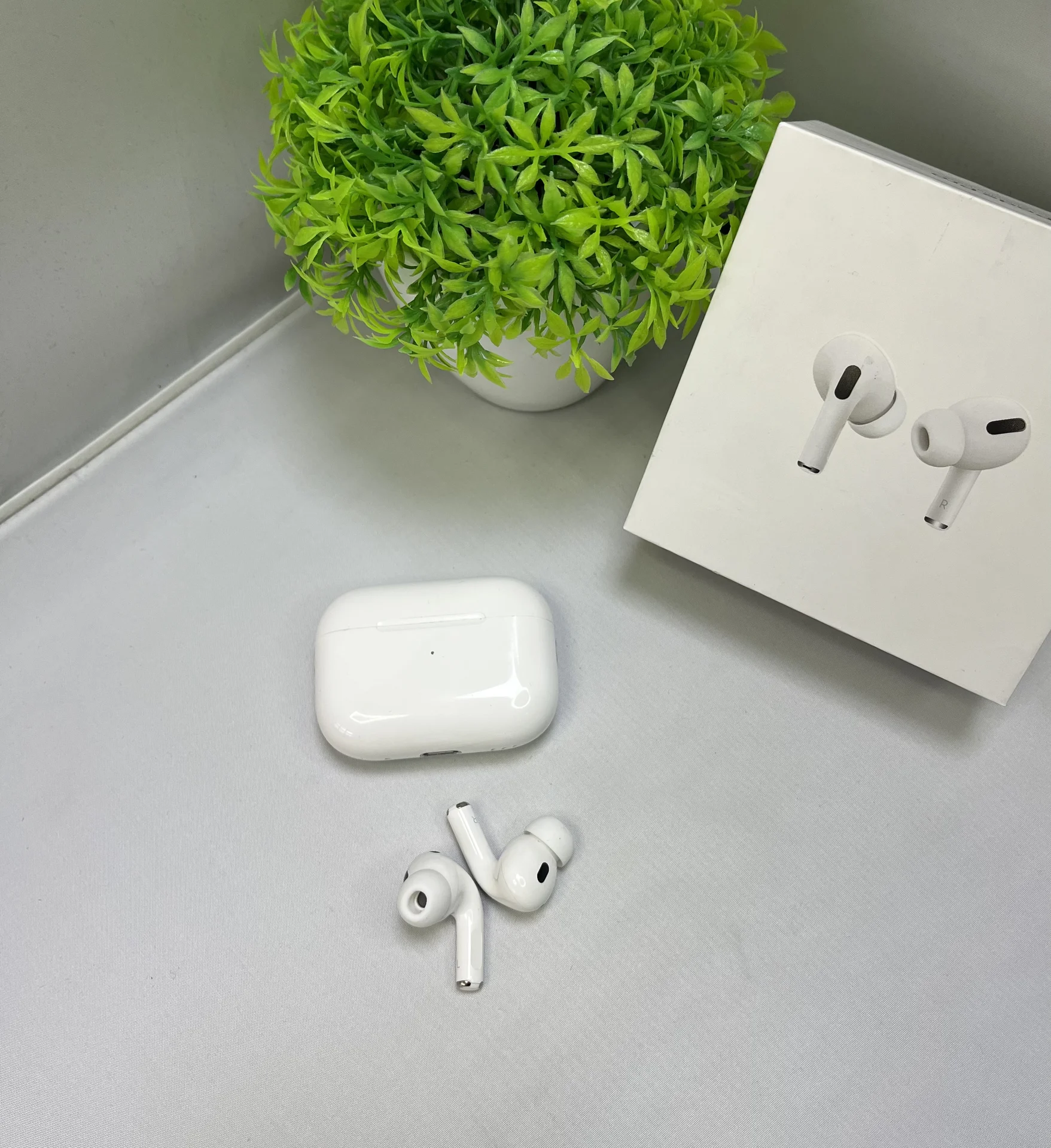 Наушники Apple AirPods Pro, Type-C - миниатюра 3