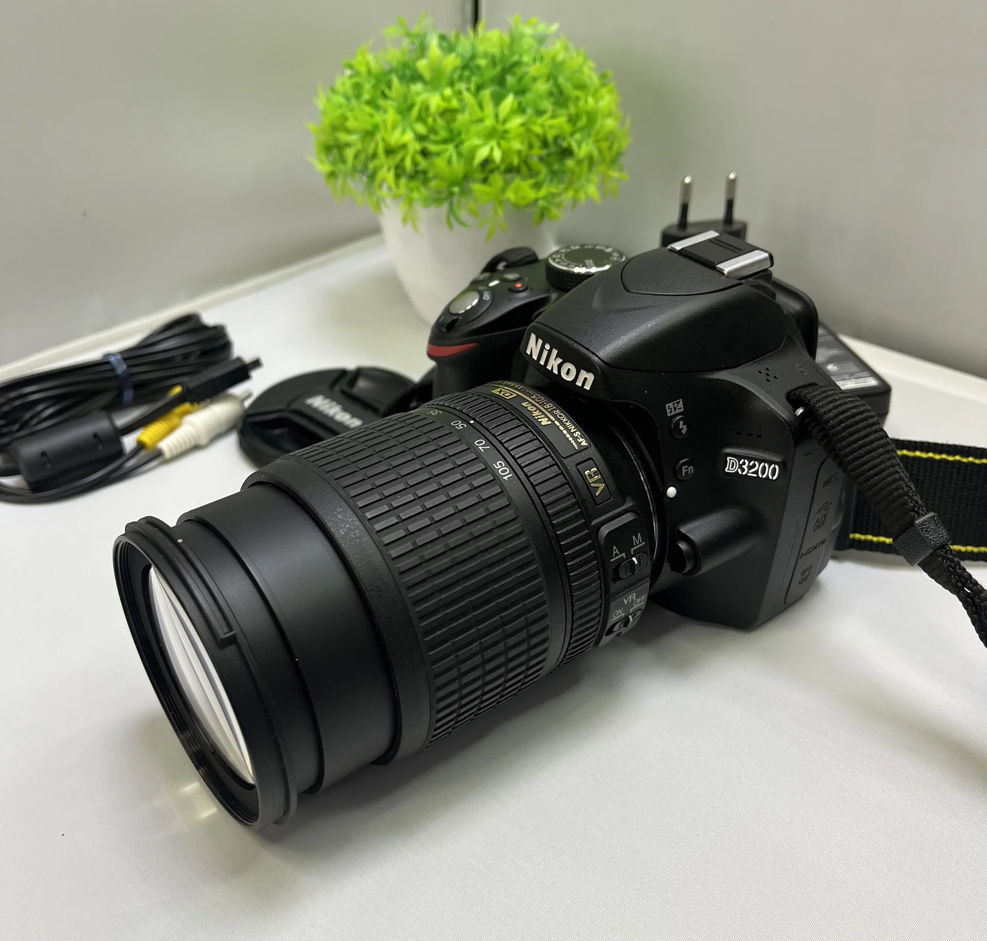 Зеркальный фотоаппарат Nikon D3200 kit 18-105mm VR - миниатюра 7