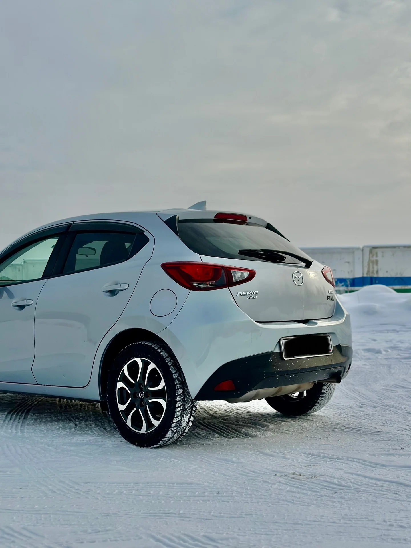 Mazda Demio 2017 - миниатюра 9
