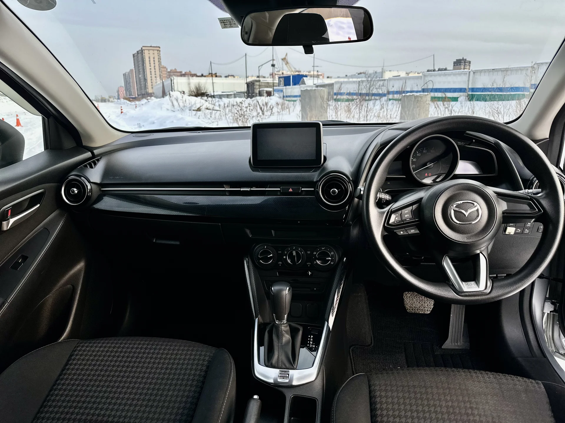 Mazda Demio 2017 - миниатюра 19