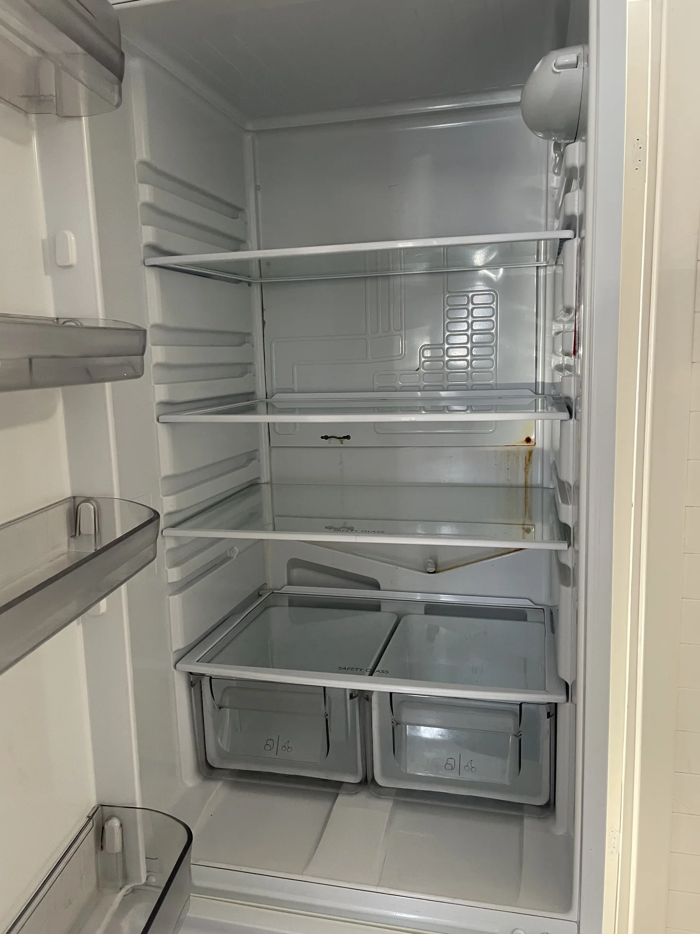 Холодильник hotpoint ariston - миниатюра 2