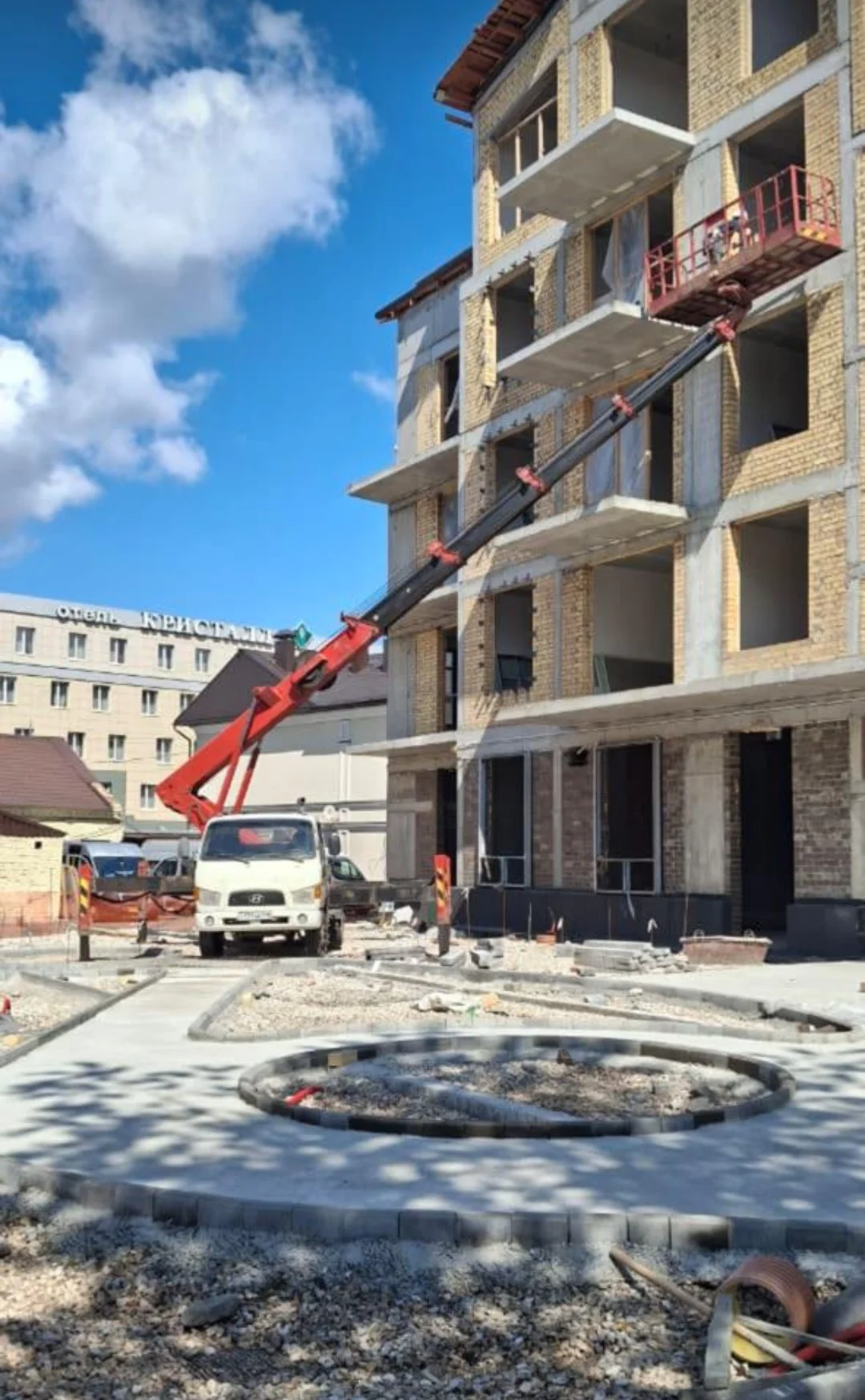 Предлагаем услуги автовышки 18 м, 22 м, 28 м - миниатюра 3