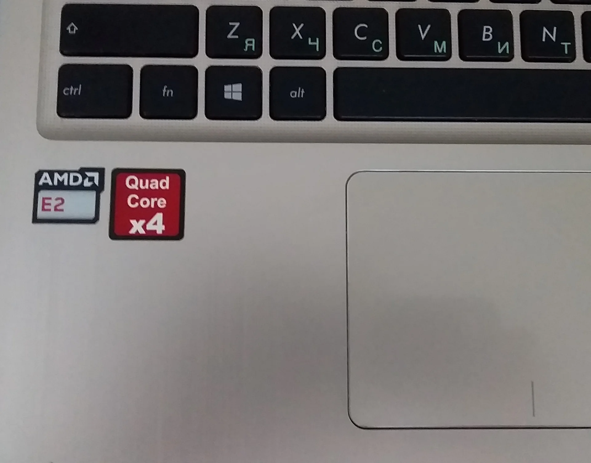 ноутбук Asus,4-х летний,мод.Х540Y, в отл. состоян. - миниатюра 2