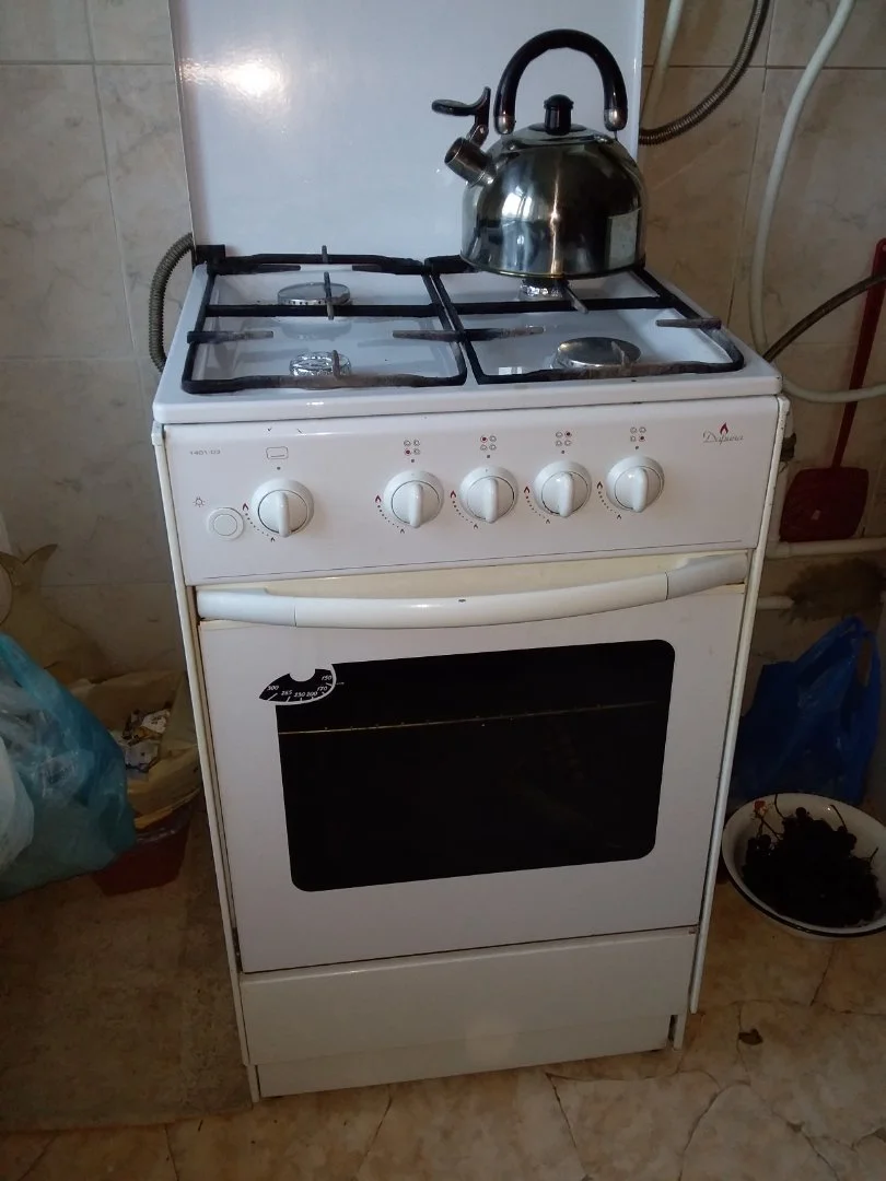 плита газовая "Дарина" квартирная, бу, в хор. сос