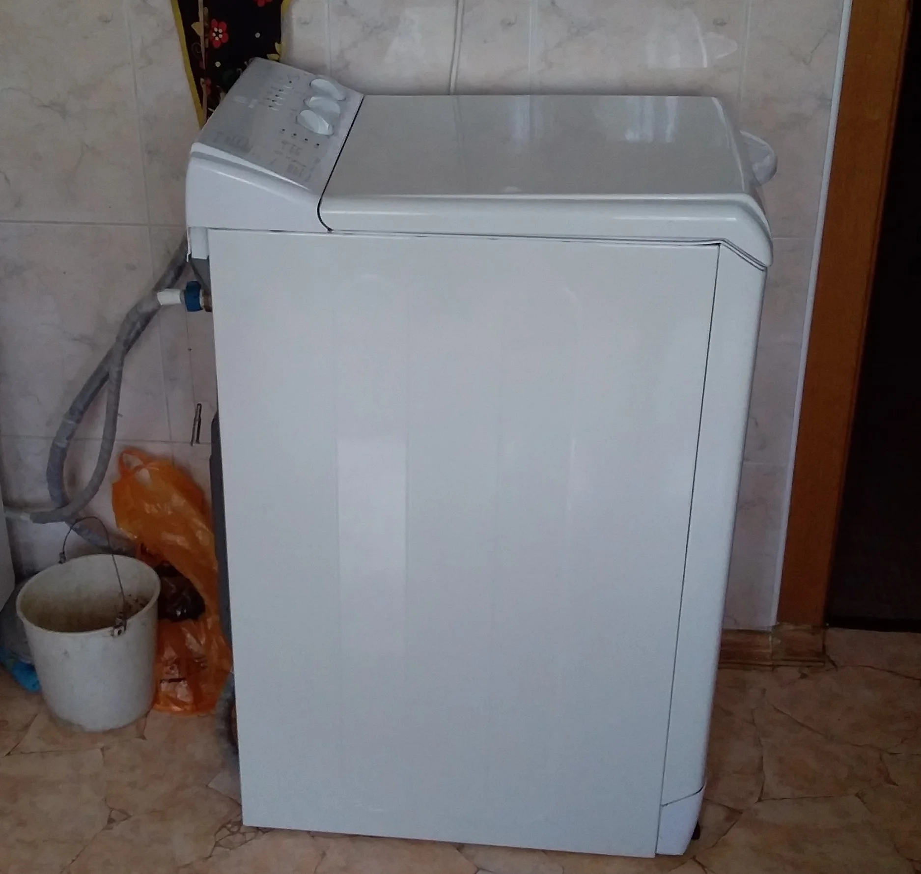 автоматическая стиральная машина Indesit бу в отл. состоянии - миниатюра 2