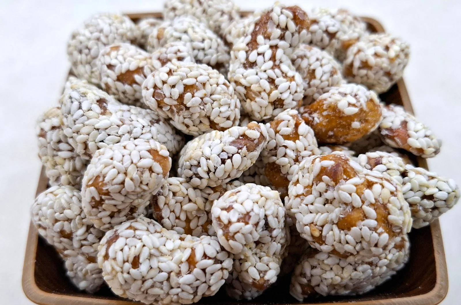 Ядро кешью в сахаре и кунжуте - миниатюра 2