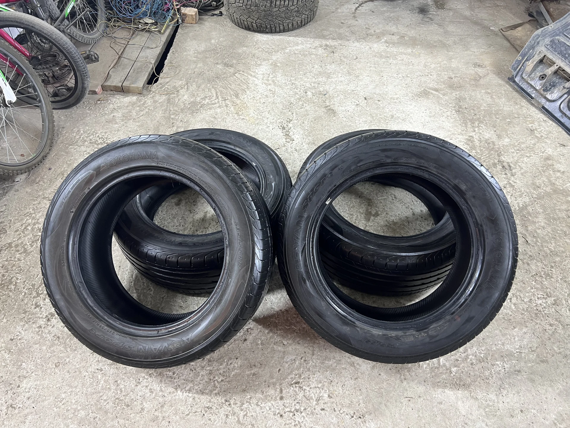 Шины летние Yokohama Advan Sport V103 235/55 R17 9 - миниатюра 2