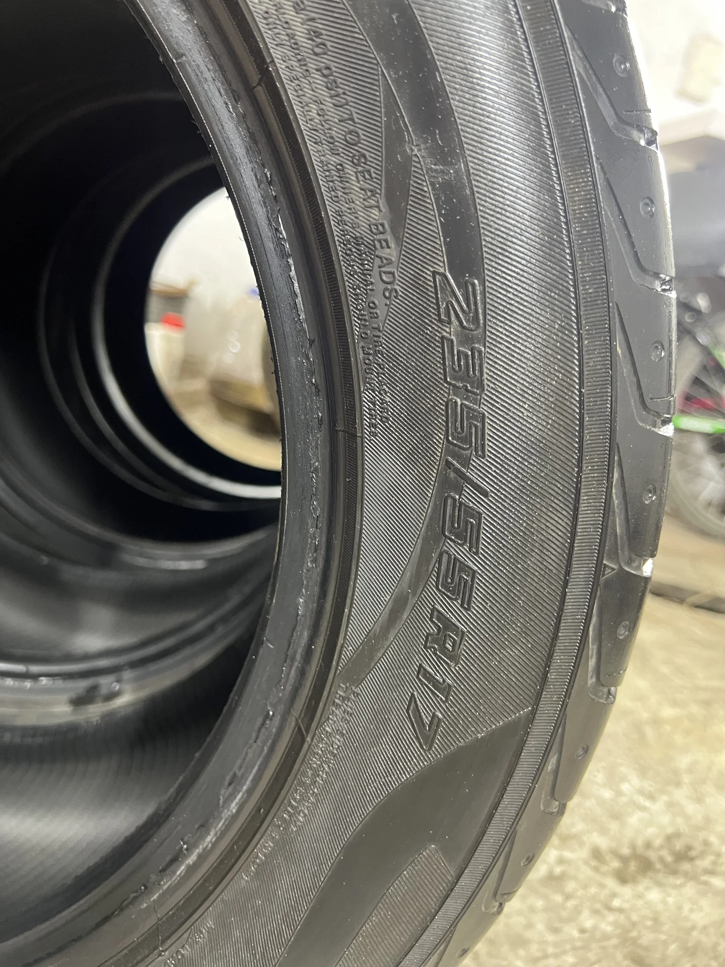 Шины летние Yokohama Advan Sport V103 235/55 R17 9 - миниатюра 4