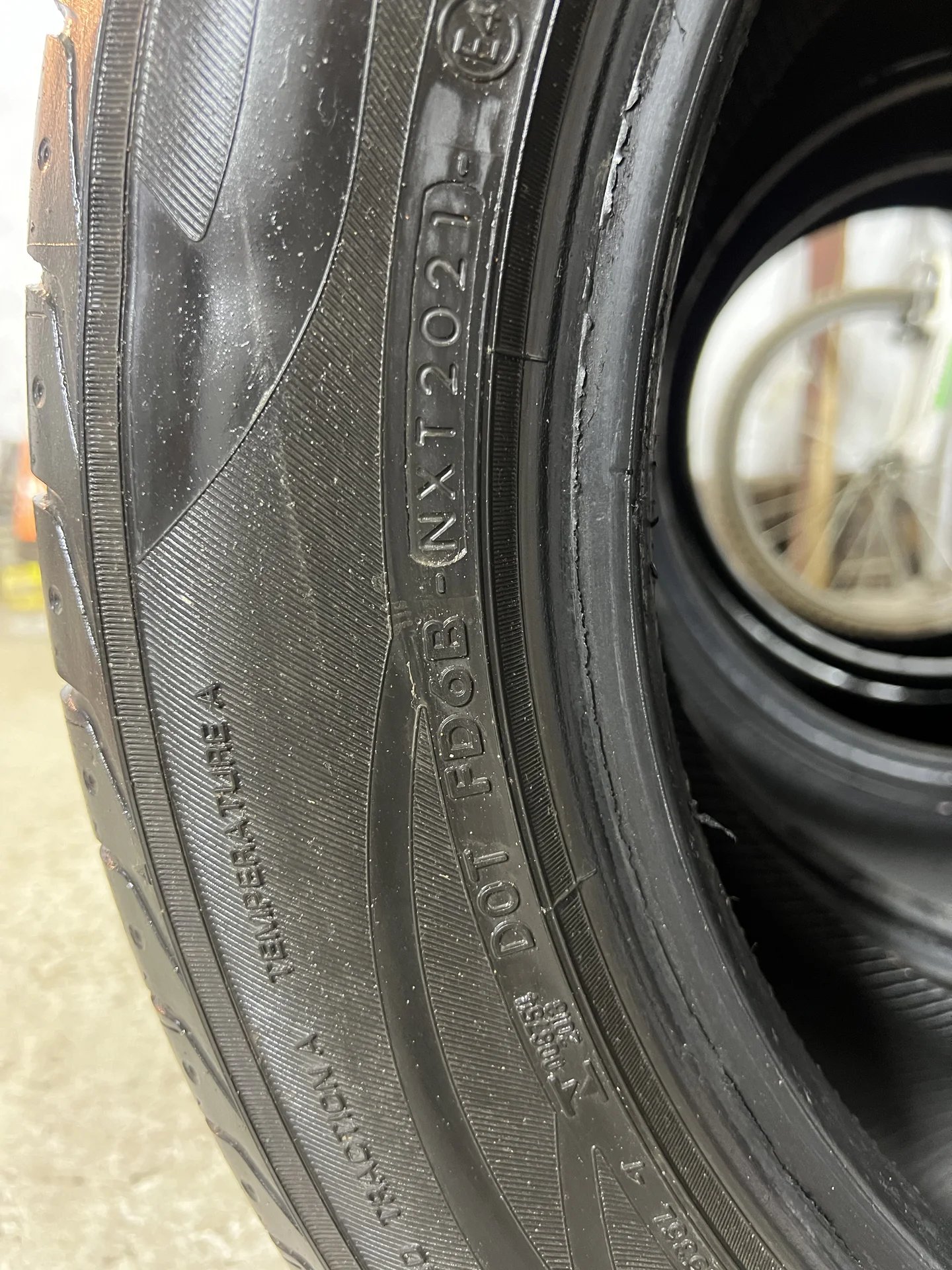 Шины летние Yokohama Advan Sport V103 235/55 R17 9 - миниатюра 5