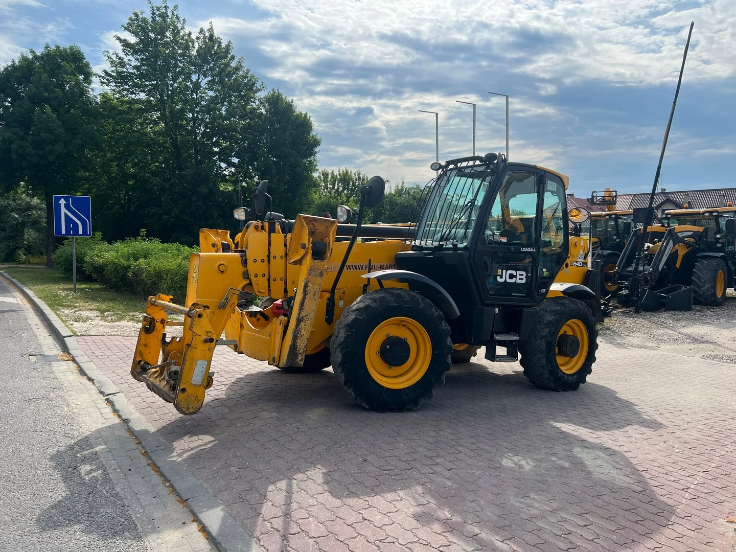 Стекла на телескопический погрузчик JCB 540-170 - изображение 1