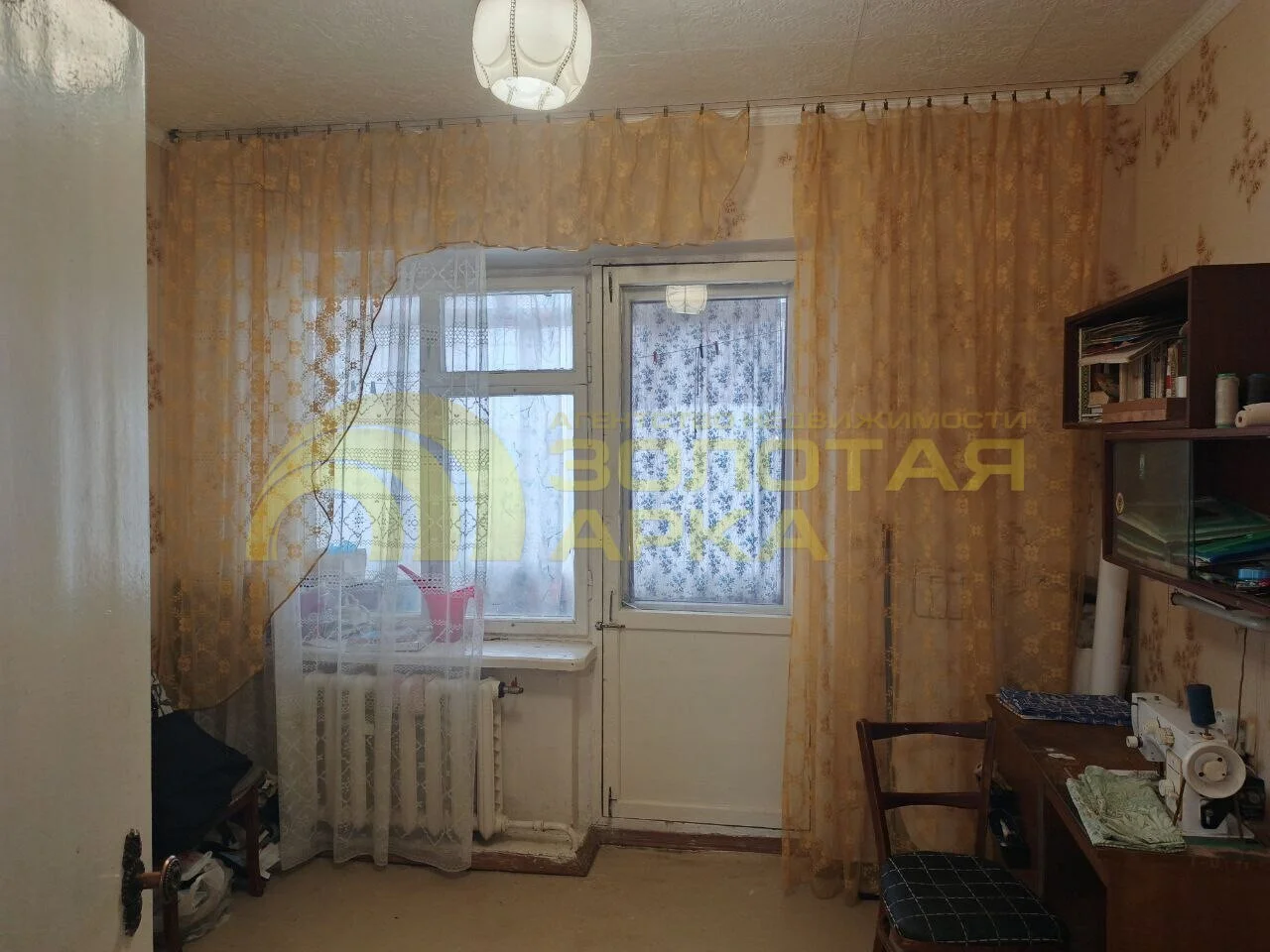 В пгт Афипский Северского района, в центре, продается четырехкомнатная квартира - миниатюра 8
