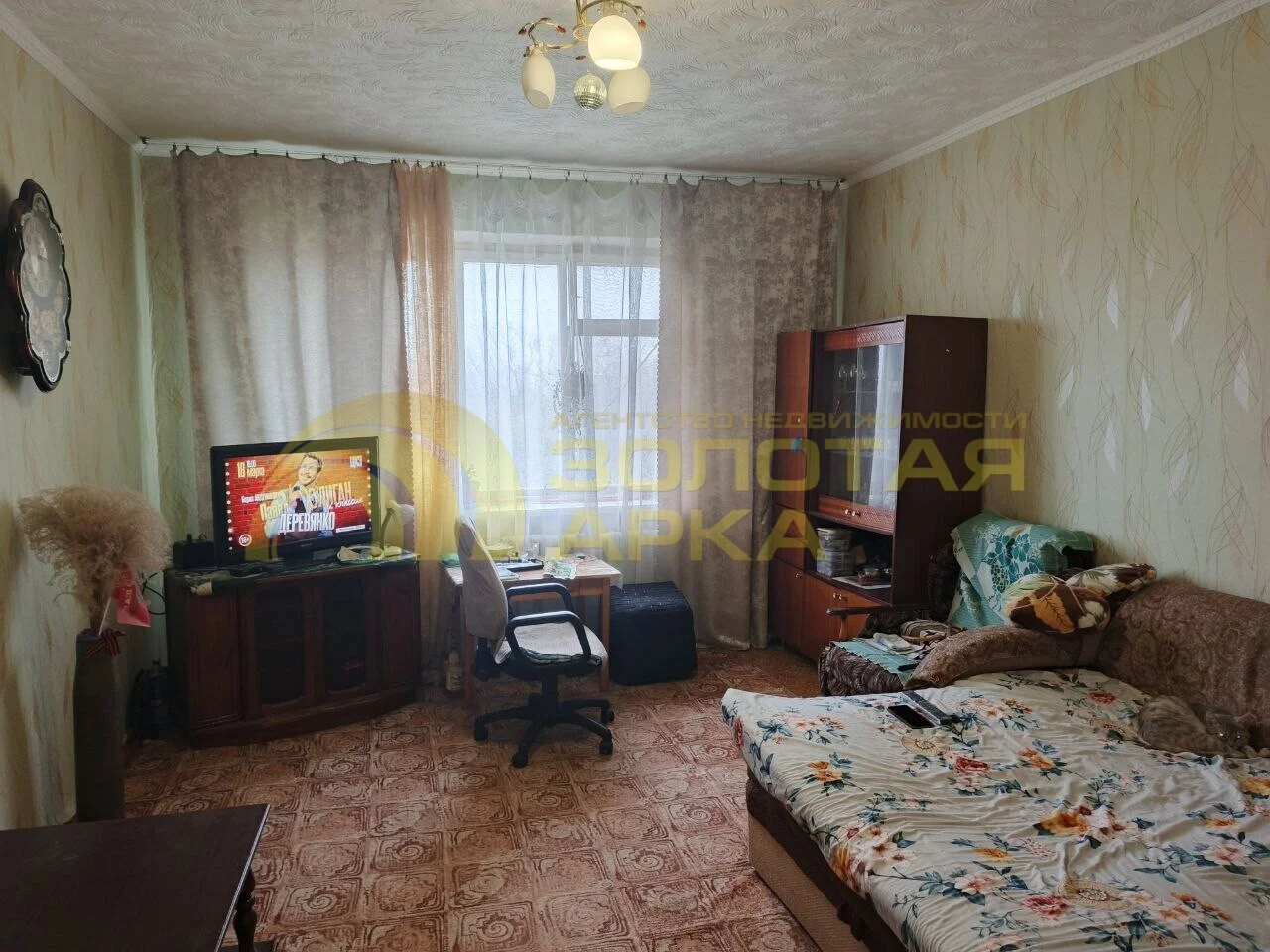 В пгт Афипский Северского района, в центре, продается четырехкомнатная квартира - миниатюра 10