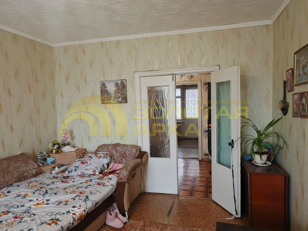 В пгт Афипский Северского района, в центре, продается четырехкомнатная квартира - миниатюра 15