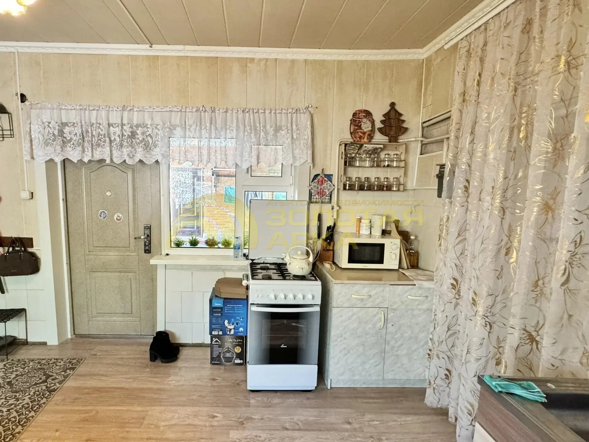 Продается уютный дом в центре станицы Полтавской с земельным участком 7,2 сотки. - миниатюра 8