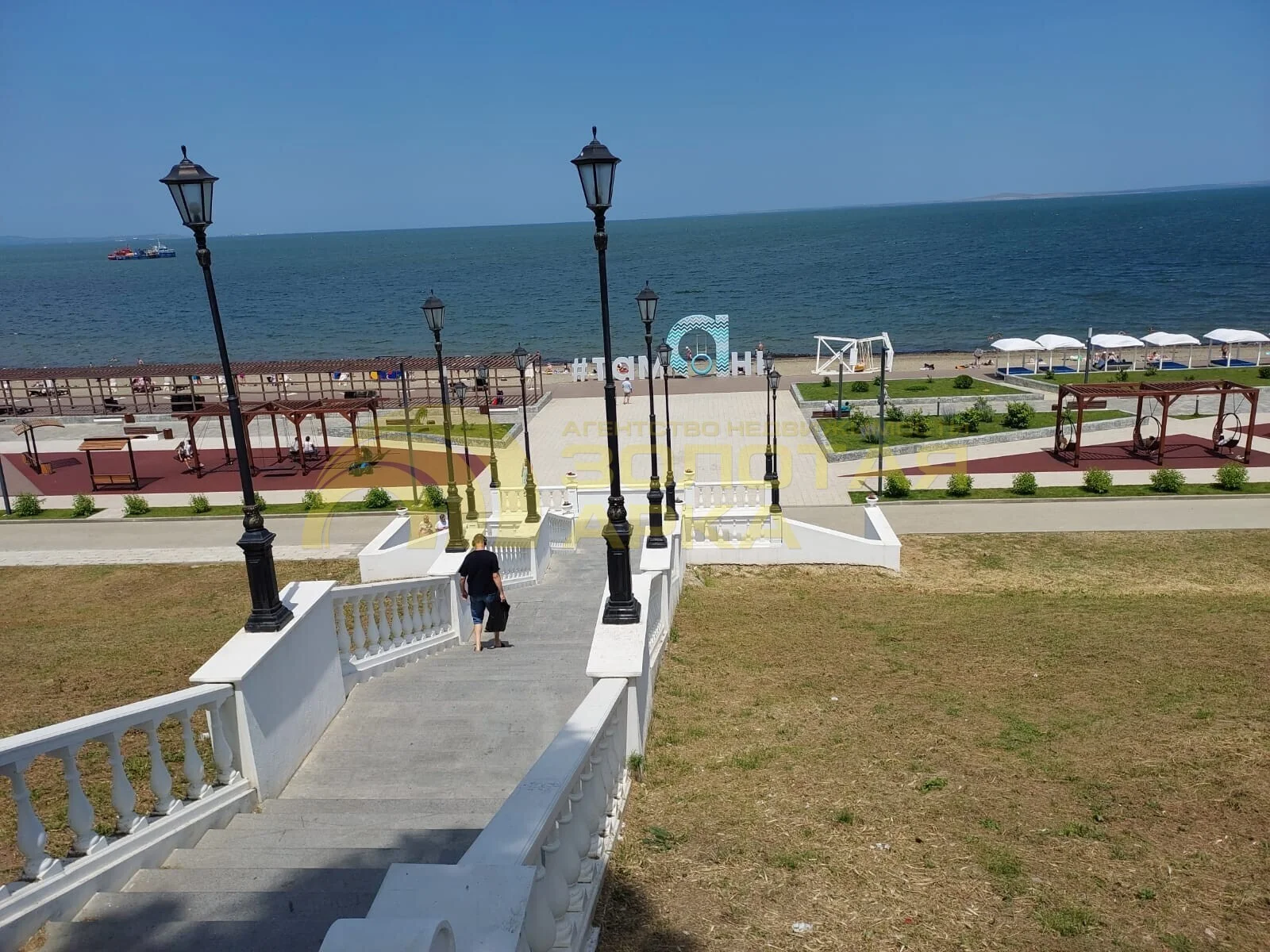В Станице Тамань, продается домовладение, расположенное на 11 сотках земельного участка. - миниатюра 11