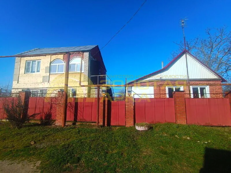 В станице Мингрельской Абинского района Краснодарского края продаются два кирпичных дома - миниатюра 34