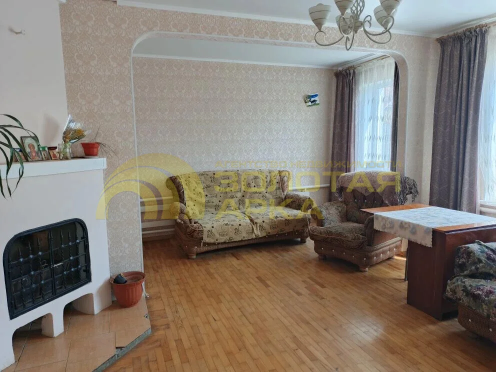 В х. Екатериновском Абинского района, на берегу р. Кубань, продается дом