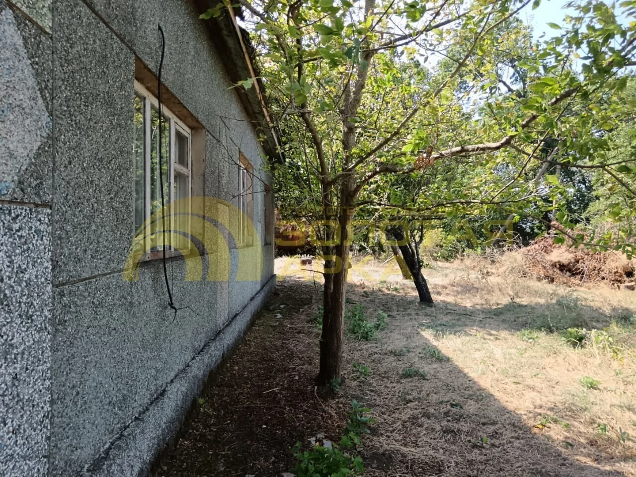 Продается земельный участок с домом в станице Старотитаровской. - изображение 1