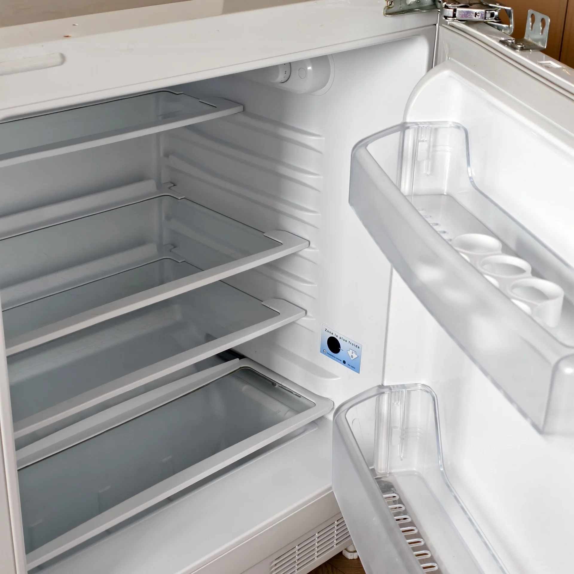 Встраиваемый холодильник под столешницу - миниатюра 4