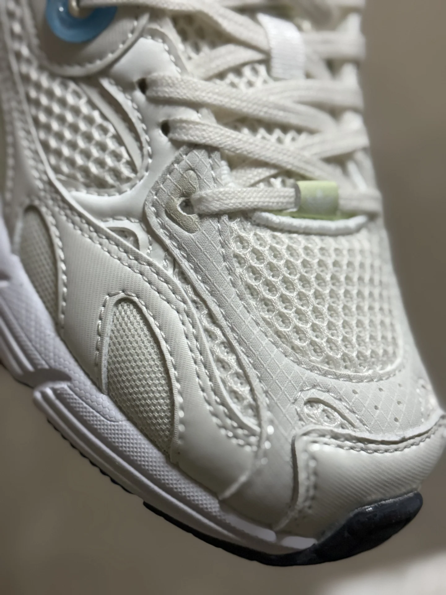 Кроссовки женские adidas - миниатюра 4
