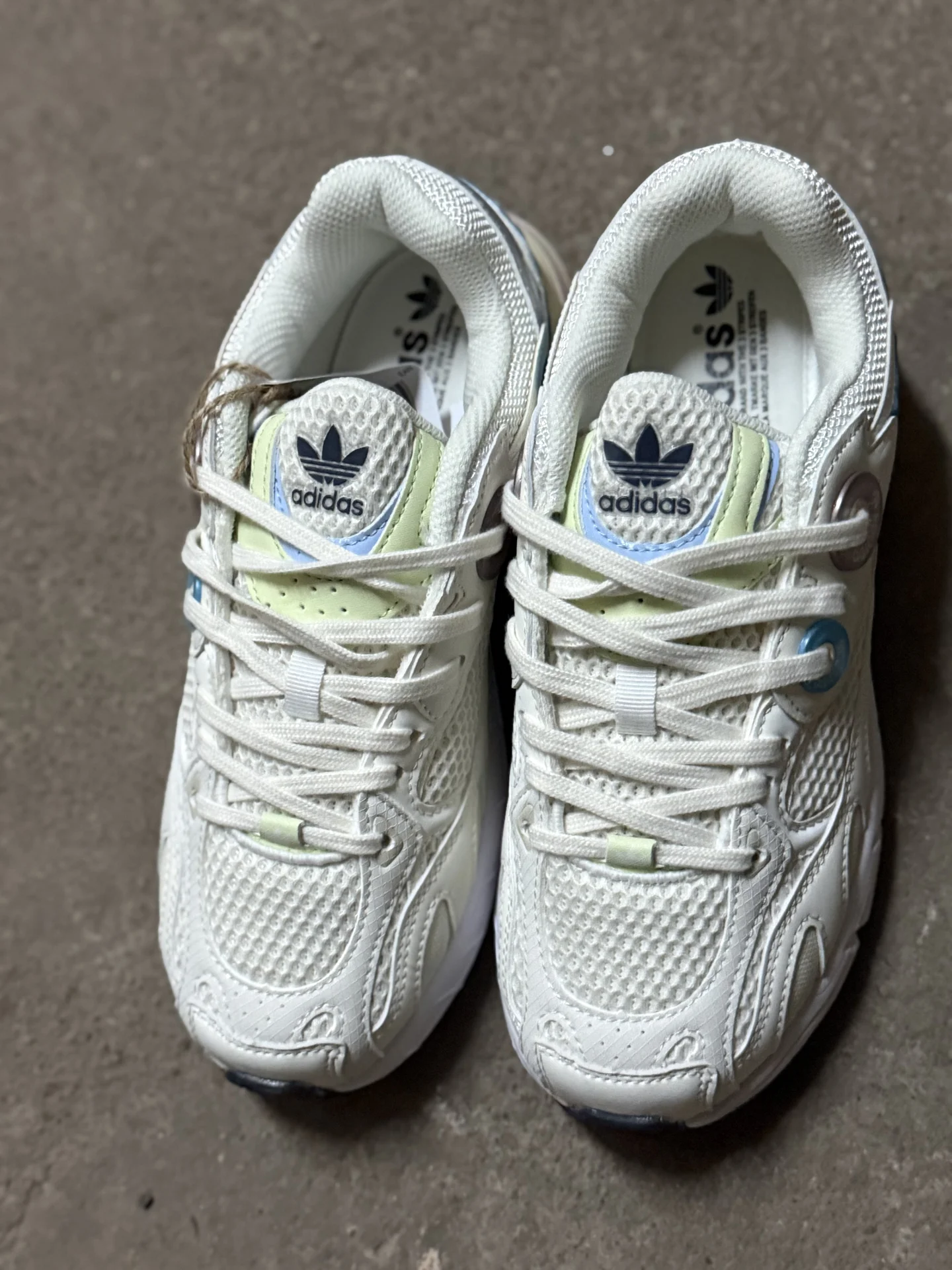 Кроссовки женские adidas - миниатюра 9