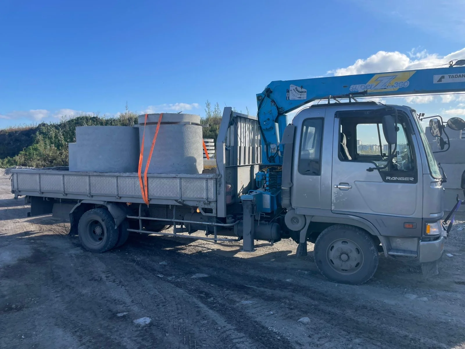 Самогруз (воровайка) КМУ стрела 3т/12м, борт 5т - миниатюра 3