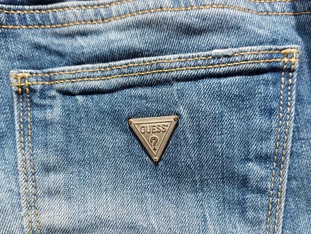 Джинсы женские GUESS ,размер 29 ( 44-46).Состав: хлопок 92%, эластан 2%, эластомультиэстер 6% - миниатюра 3