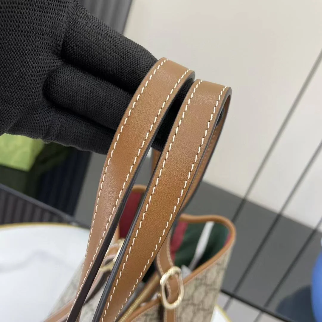 Сумка тоут Gucci Emblem - миниатюра 8
