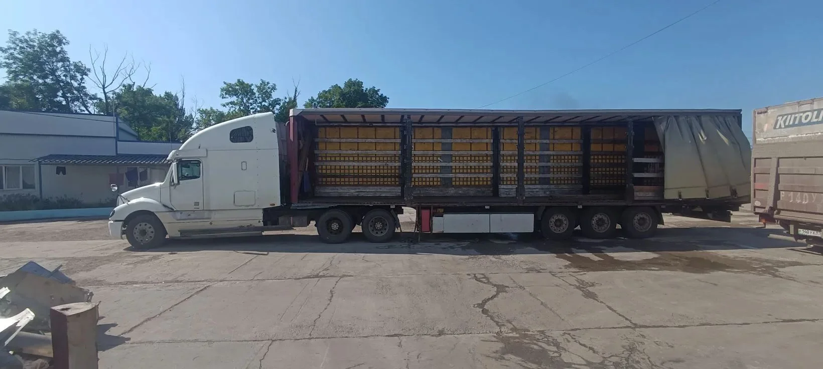 Freightliner Columbia, 2002 - миниатюра 7