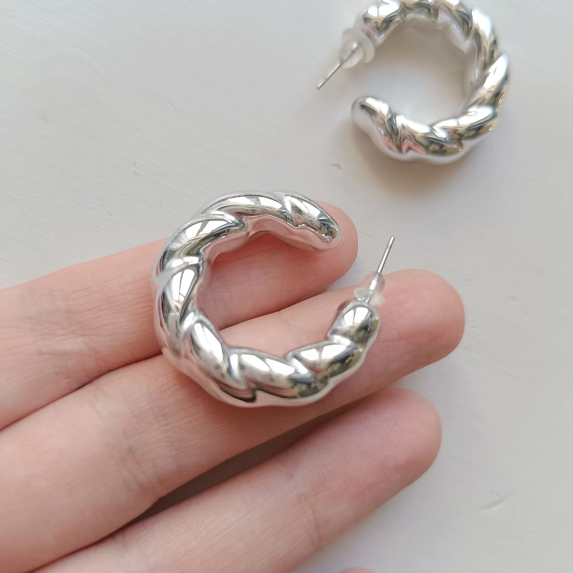 Серьги кольца крупные бижутерия косичка - миниатюра 4