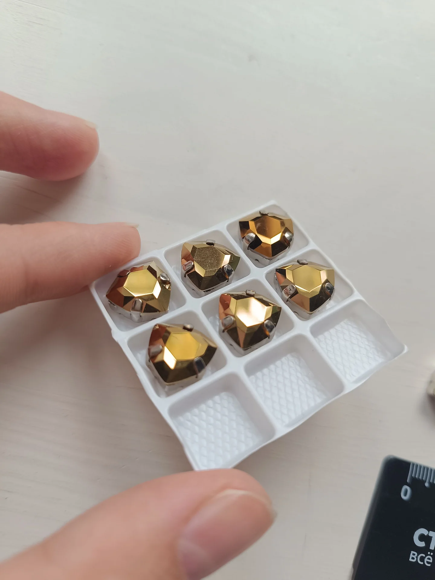 Стразы полный аналог swarovski крупные пришивные - изображение 1