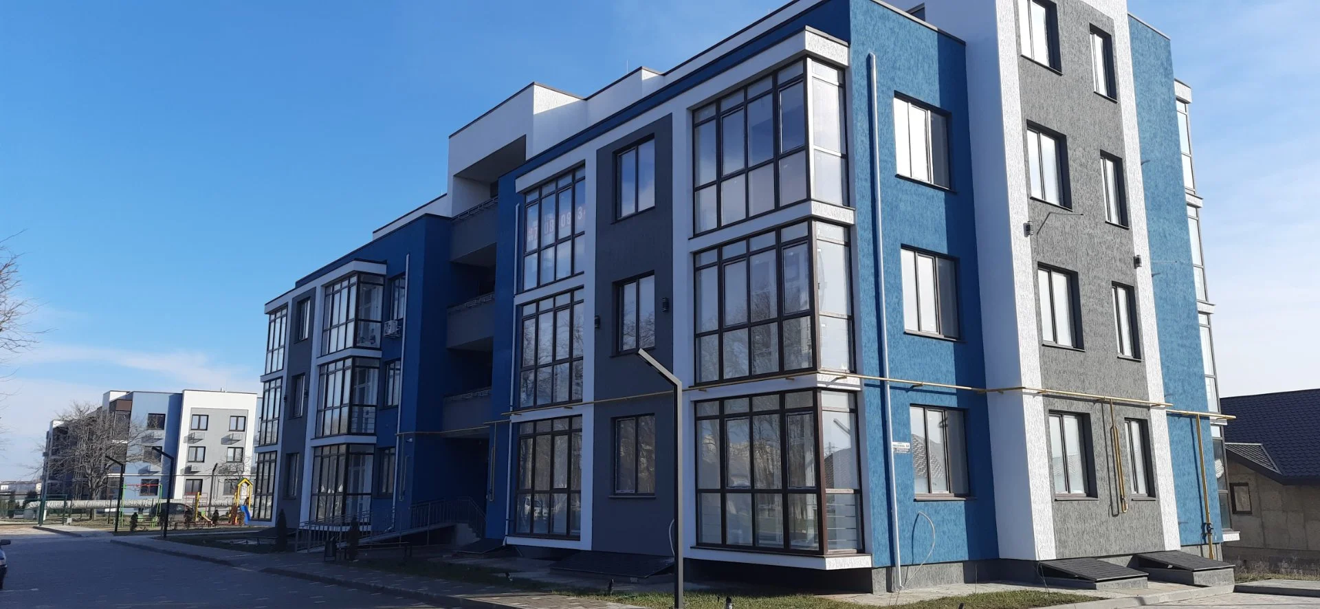 Продается 3-комнатная квартира в двух уровнях, с отдельным входом, в ЖК «Солнечный берег» - миниатюра 4