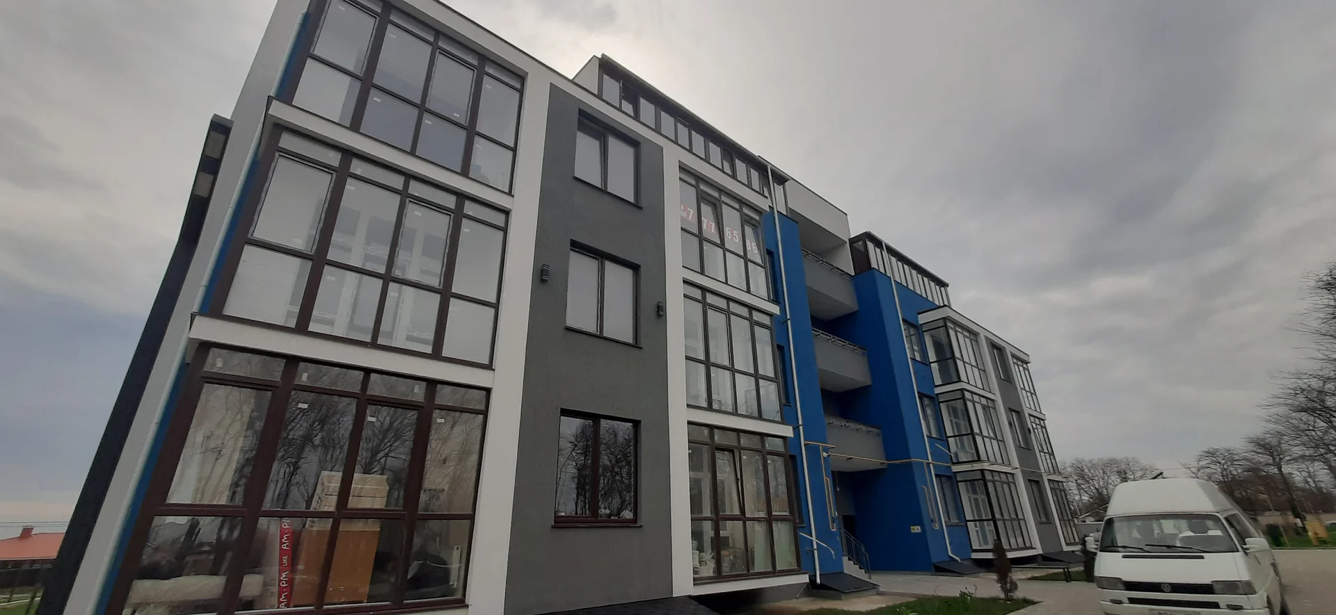 Продается 3-комнатная квартира в двух уровнях, с отдельным входом, в ЖК «Солнечный берег» - миниатюра 15